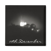10th December • Candle & Wreath • Magnet