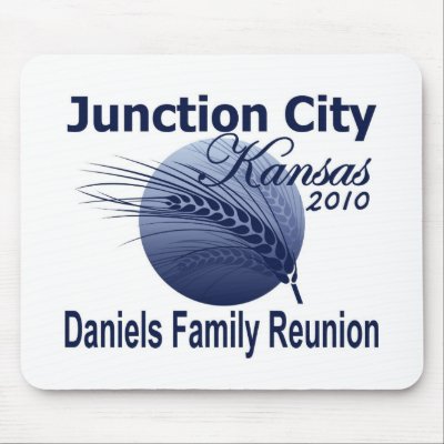 2010 Daniels Family Reunion Mouse Pad by looktravision