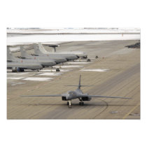 A B-1B Lancer arrives at Eielson Air Force Base