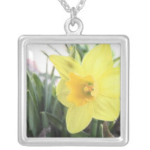 A Cheerful Yellow Daffodil Necklace