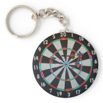 A DARTBOARD KEYCHAIN!!!! keychains