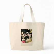 A girl prays for new year 2008 tote bags