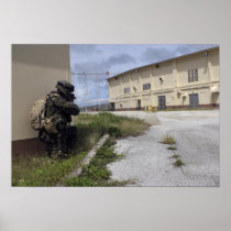 A Marine posts security Print