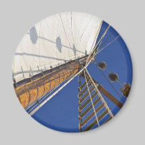 A Mast Of Perspective magnets