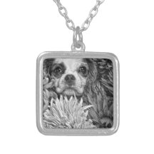 A través de la floración collares personalizados