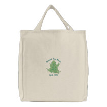 Adorable Emrboidered Climbing Frog Totes embroidered bags by naturetees Adorable Emrboidered Climbing Frog Totes embroidered bags
