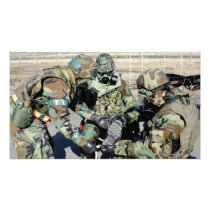 Airmen assist a Republic of Korea Army soldier