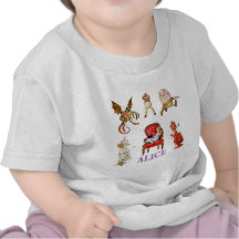 Alicia a través del espejo y de los amigos camiseta