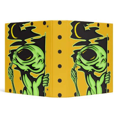 Alien and the Moon Binder by sagart1952