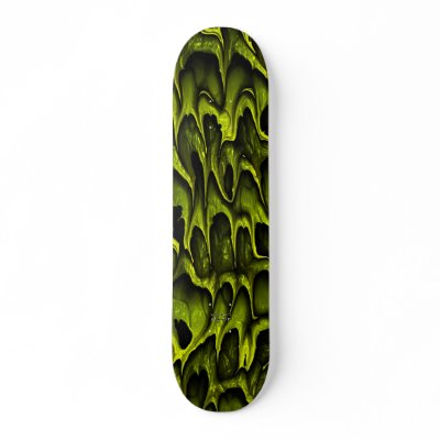 Alien Skin (metallic yellow) - Skateboard by MeyeART