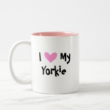 Amo mi Yorkshire Terrier (el pelo corto con el arc Tazas