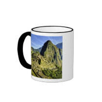 Ancient Machu Picchu, last refuge of the Mug