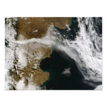 Ash plume from eruption of Chaiten volcano, Chi