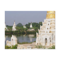 Asia, Myanmar (Burma), Mandalay. A buddhist