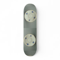 Attractive saucer plate with flower design skateboards