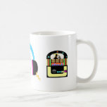 auriculares y taza de la máquina tocadiscos