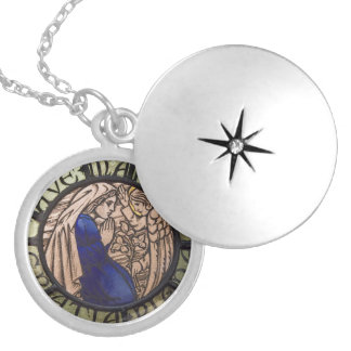 AVE MARIA LOCKET
