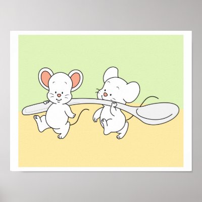 Baby Mouse helping each other