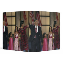 Barak Obama family wave at the last night of 3 Ring Binder