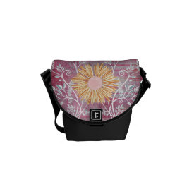 Beautiful Daisy Flower Distressed Floral Chic Messenger Bags