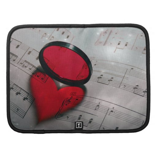 Beautiful red glass reflection forming a heart organizer