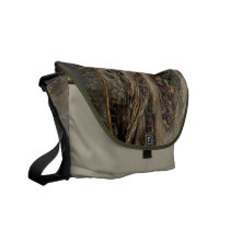 «Belladonna's Chamber» Messenger Bag