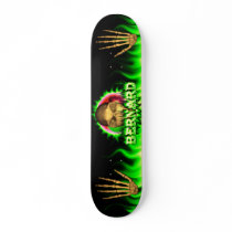 Bernard skull green fire Skatersollie skateboard.