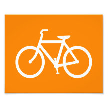 Bici blanca y anaranjada impresiones fotográficas