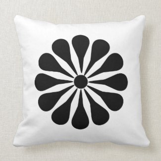 Black and White Daisy Throw Pillow