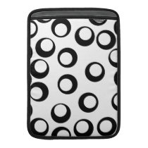 Black and White Retro Circles Pattern. Sleeves For Macbook Air