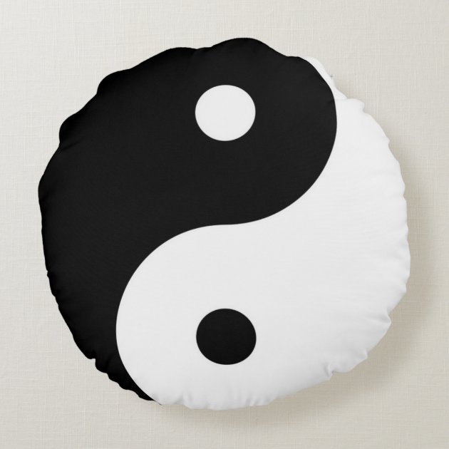 blackandwhite zen yin-yang symbol round pillow-1