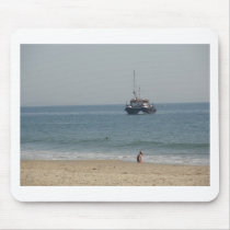 Boat off Bournemouh beach Mousepad