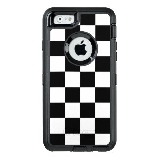 Bold Black and White Checkered Pattern