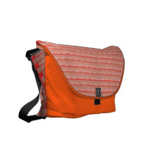 Bolso del ladrillo del melocotón en la fundación a bolsas messenger
