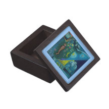 Bouquet with Flying Lovers: Premium Gift Box