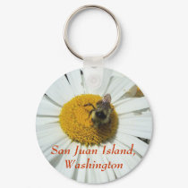 Bumble bee on a daisy keychains by mlesoing Bumble bee on a daisy keychains