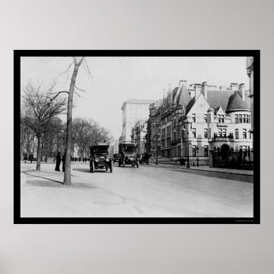 buses_on_fifth_avenue_new_york_city_1913_poster-p228599465264514243qzz0_400.jpg