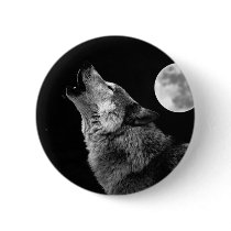 BW Wolf Howling at Moon Pin