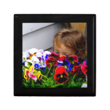 caja de regalo de la flor/del niño