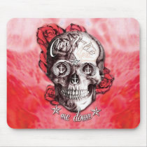 Can't tie me down nautical skull in red and white. mousepads