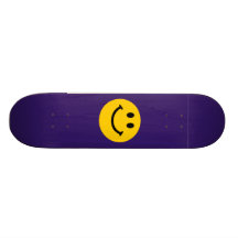 Cara sonriente amarilla monopatín