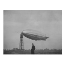 Cardington, Airship R100 on mooring mast Postcard