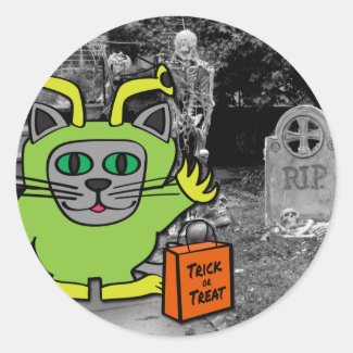 Cat in Alien Costume Trick or Treat Classic Round Sticker