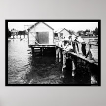Catching Crabs at Colonial Beach, VA 1914 Posters