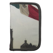Catedral en el Zocalo del DF con la Bandera Mexica Planner