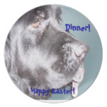 Cena de Pascua del perro de Terranova platos