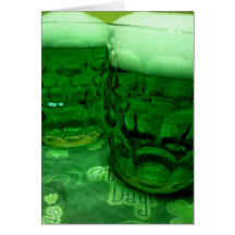 Cerveza del día de St Patrick feliz Felicitaciones