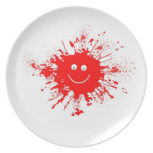 Chapoteo sonriente de la pintura de la cara platos para fiestas