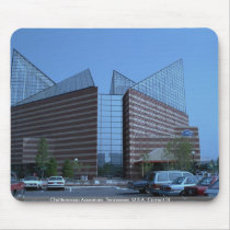 Chattanooga Aquarium, Tennessee, U.S.A. Current St Mousepad