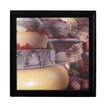 Cheese and fruit gift boxes